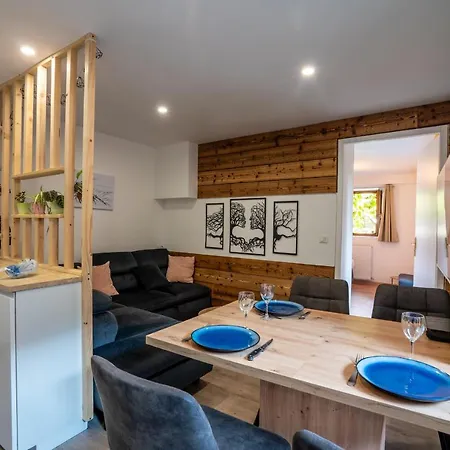Lejlighed & Small Cozy Place - Proche Du *